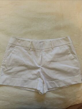 Women's White Tailored Bermuda Shorts new no tags
